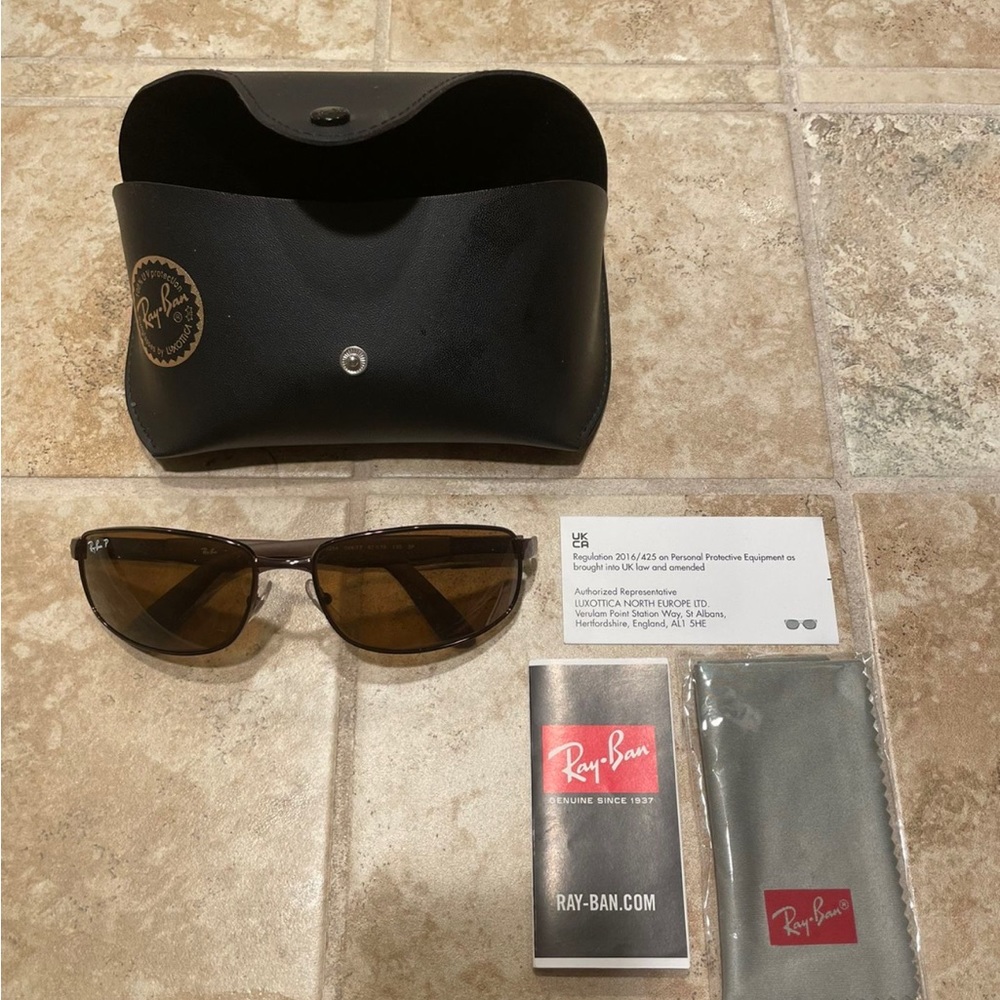 Ray ban